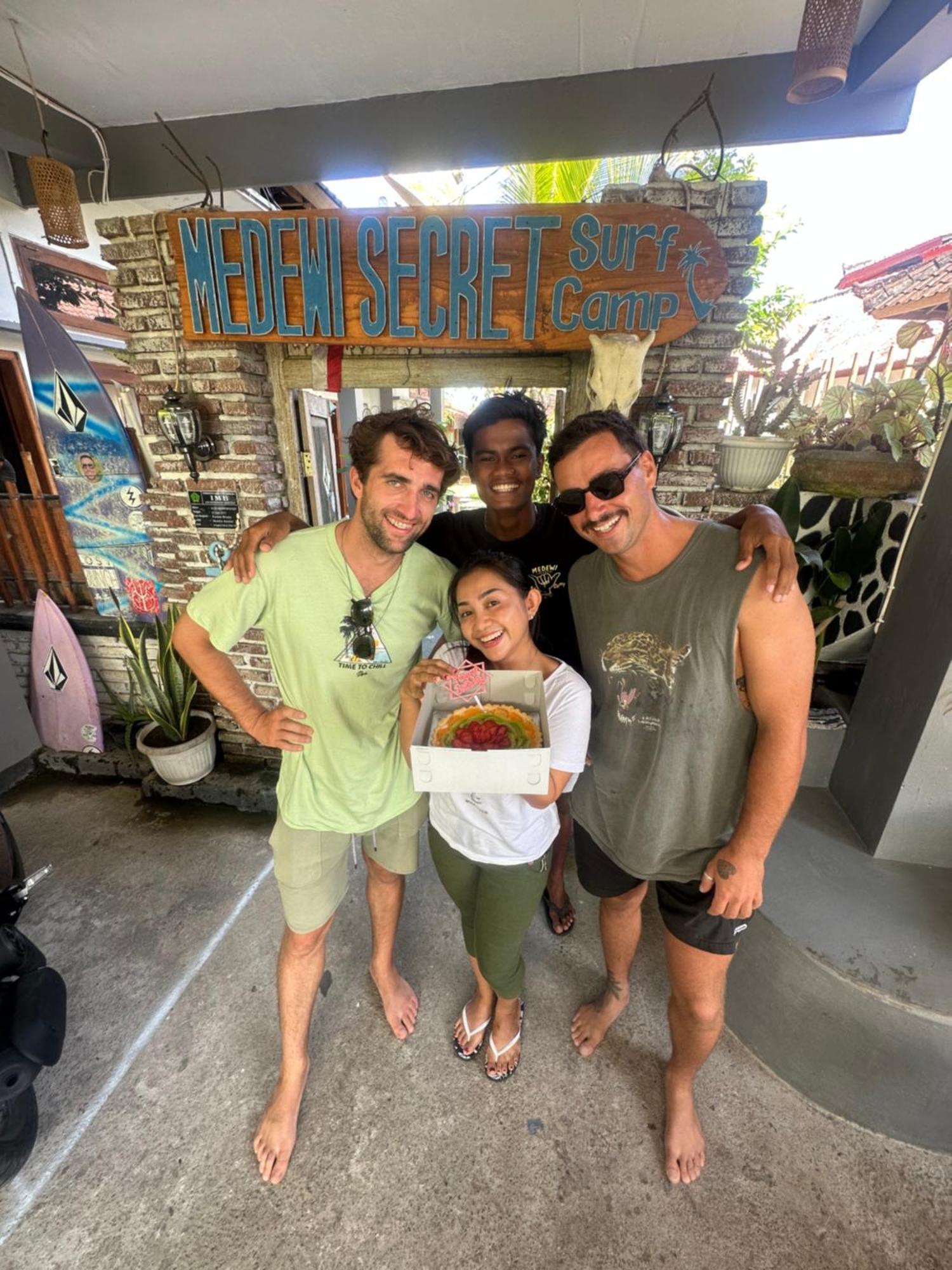 Medewi Secret Surfcamp Otel Pulukan Dış mekan fotoğraf