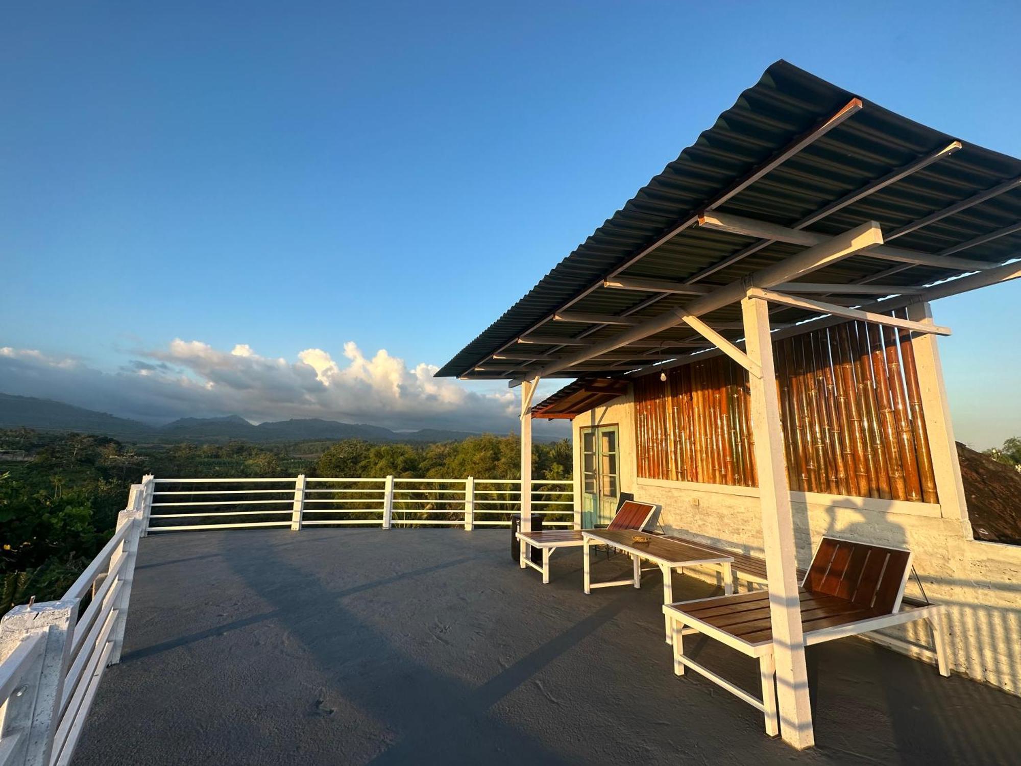 Medewi Secret Surfcamp Otel Pulukan Dış mekan fotoğraf