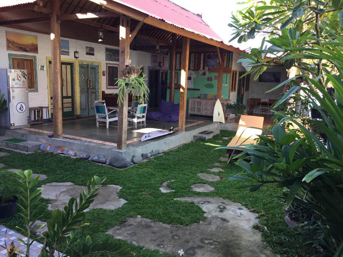 Medewi Secret Surfcamp Otel Pulukan Dış mekan fotoğraf